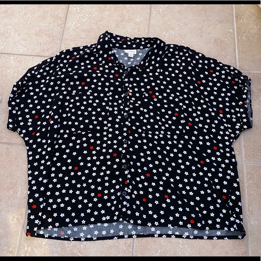 Women’s Medium LuLaRoe “Amy” top